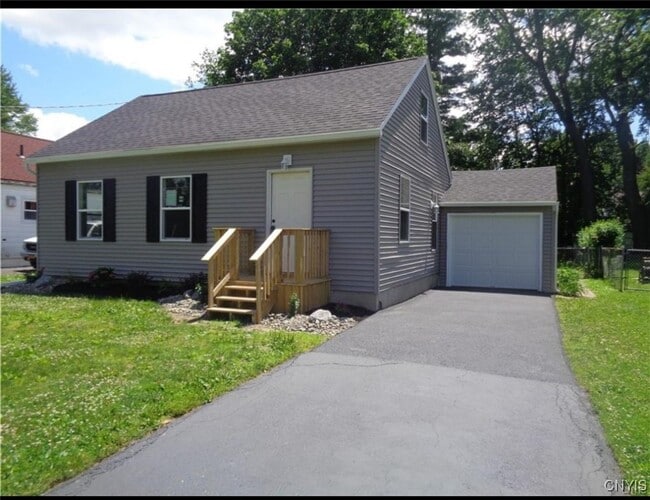 Building Photo - 303 Kirsch Dr Rental