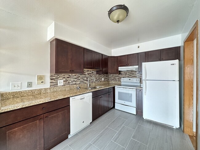 Photo - 1004 S River Rd Unidad 103