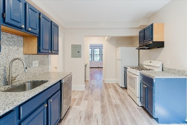 Building Photo - 1680 Commonwealth Ave Unit 2