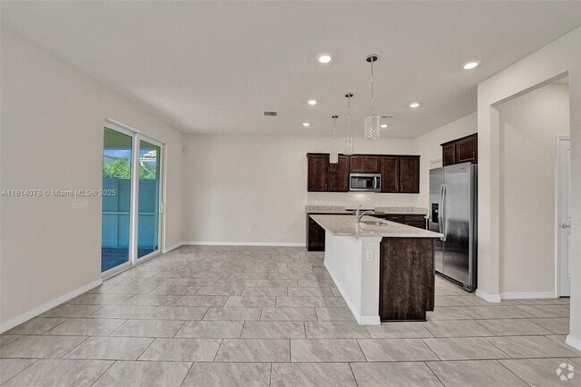 Building Photo - 4764 Eucalyptus Dr Rental