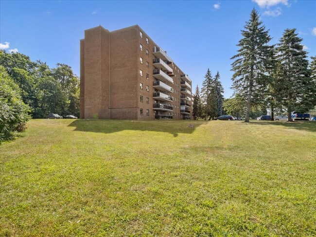 Building Photo - Maplewood Place Apartments