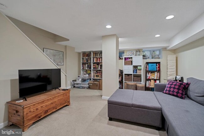 Photo - 3043 S Abingdon St