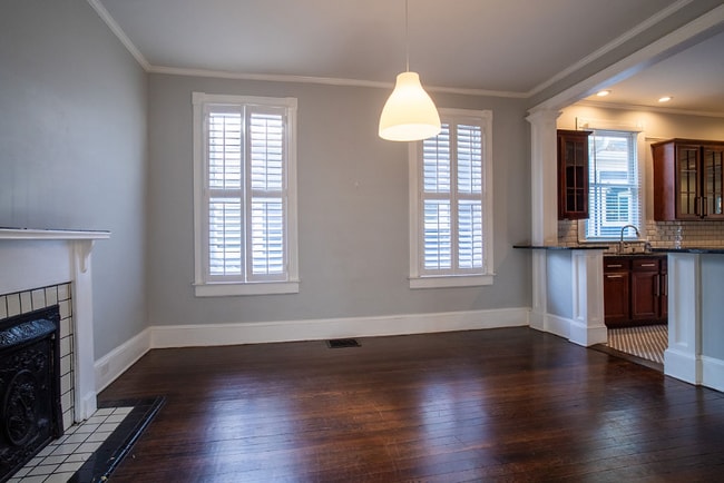 Photo - 758 Lake Ave NE