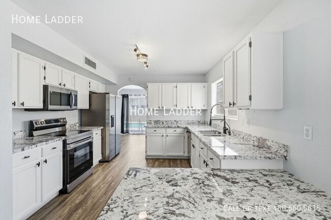 Building Photo - 7610 W Ironwood Dr
