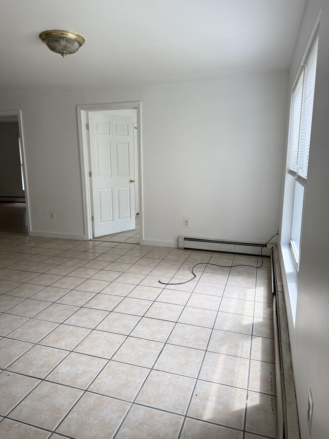 Photo - 10 Wakefield Plz Unit 8
