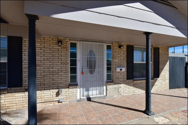 Photo - 4749 Tropicana Ave