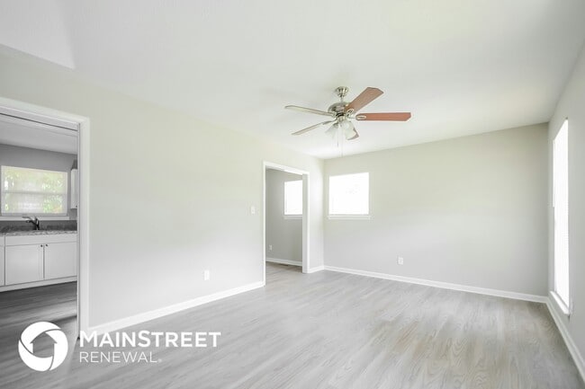 Photo - 2834 Micmac Dr