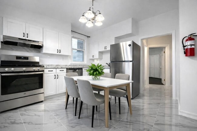 Building Photo - 304 Fulton Ave Unit 2