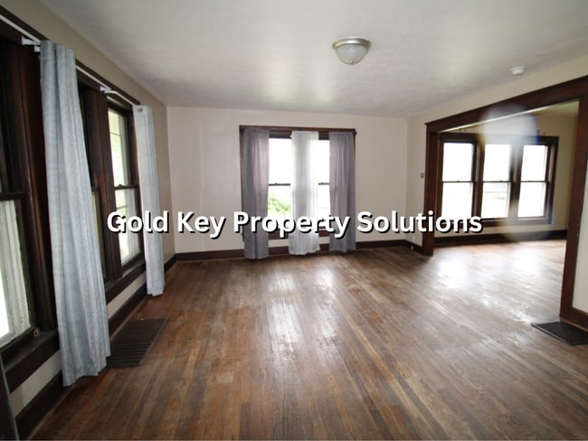 Photo - 501 W 2nd St