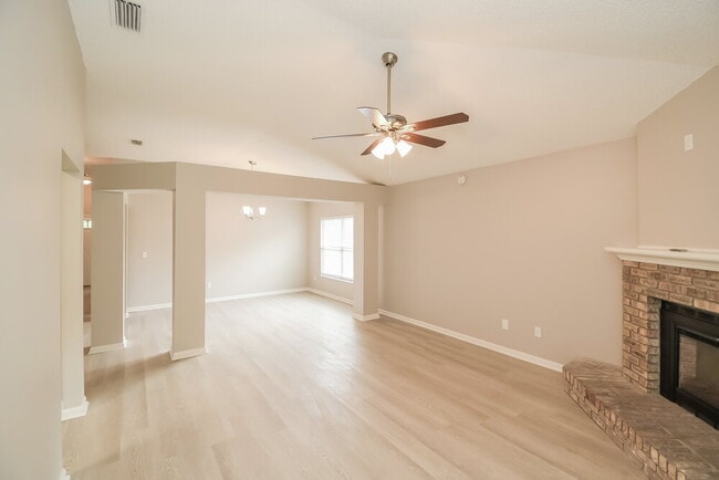 Photo - 2066 Tanager Dr