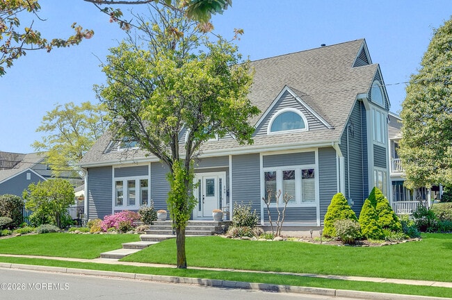 Photo - 200 Beacon Blvd