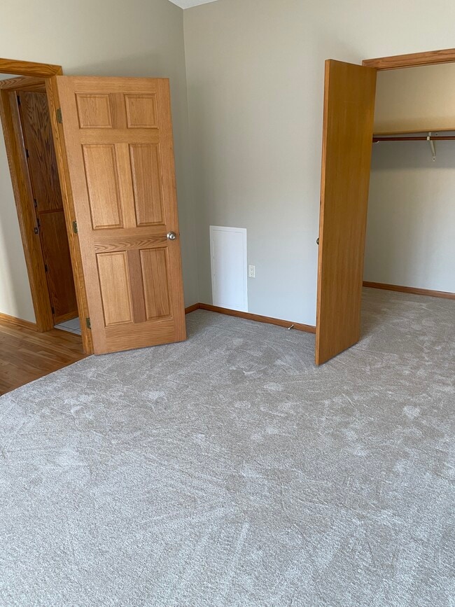 Photo - 3991 Whiting Ln NE