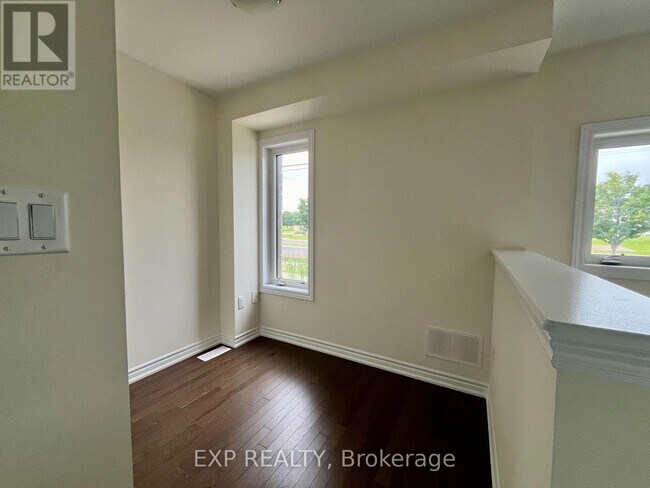 Photo - 116 Blick Crescent