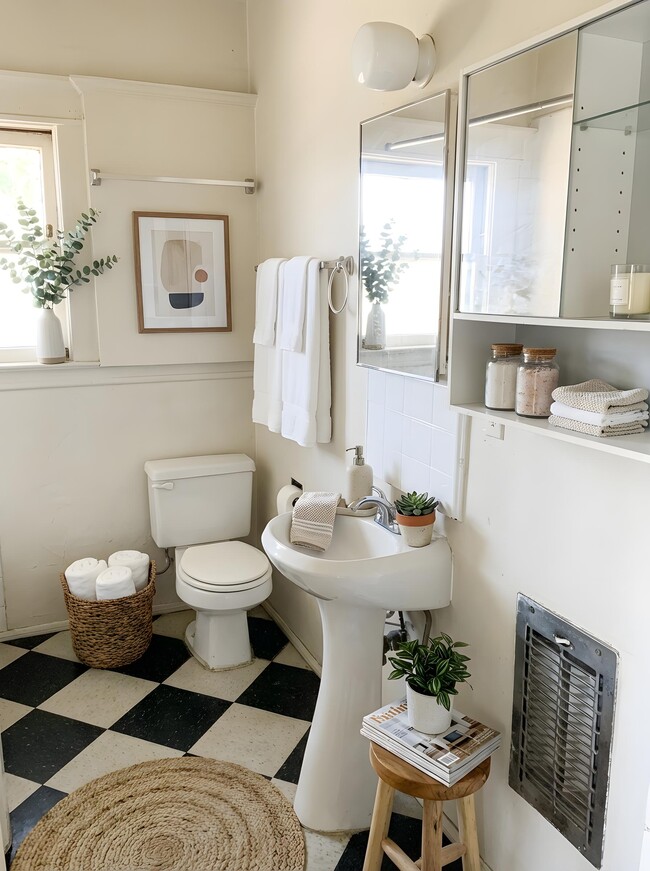 Photo - 937 N Benton Way Unit 3