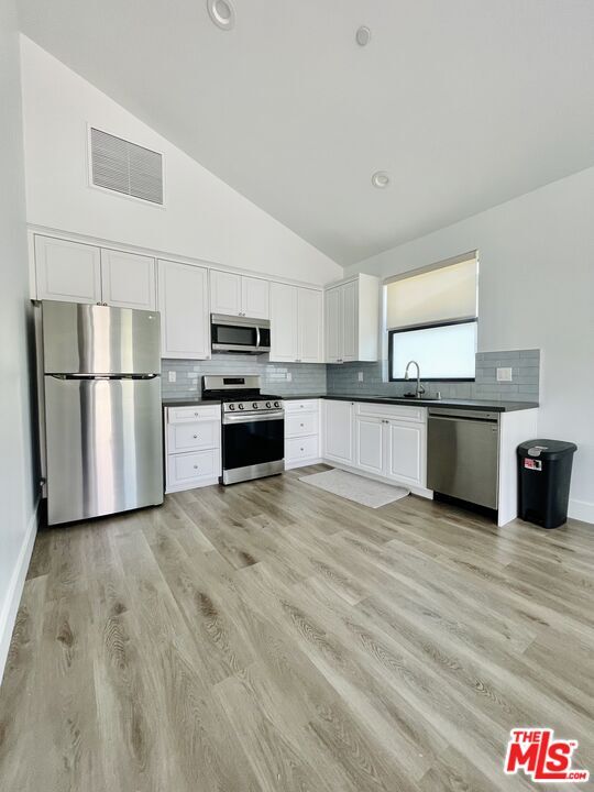 Building Photo - 11922 S Isis Ave