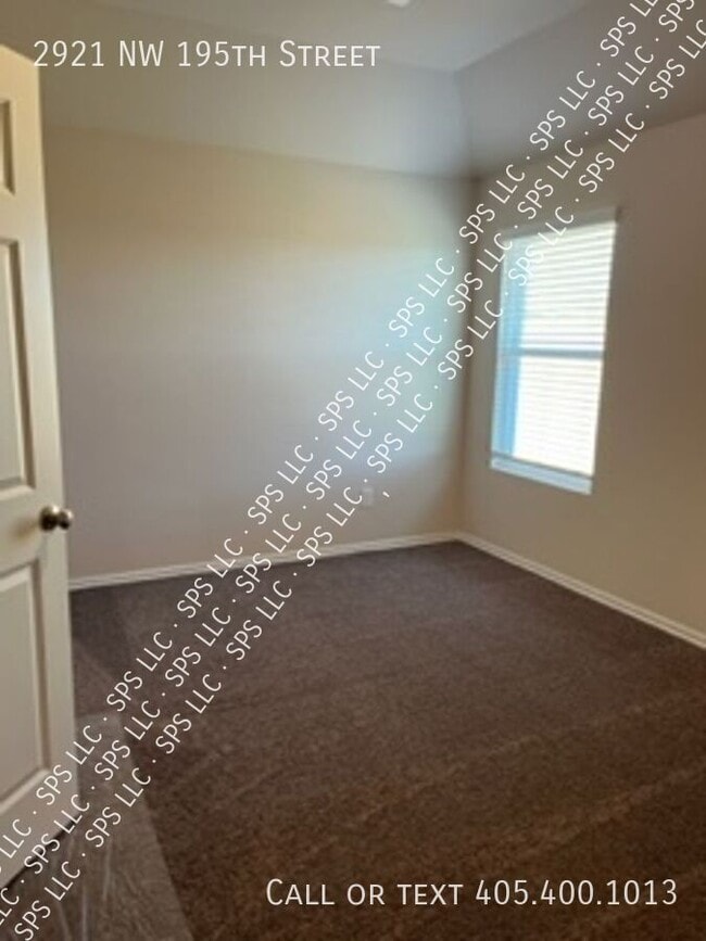 Photo - 2921 NW 195th St