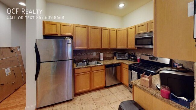 Building Photo - 1805 Carpenter St Unit 1st Floor