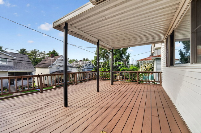 Photo - 729 Ridgeway Ave
