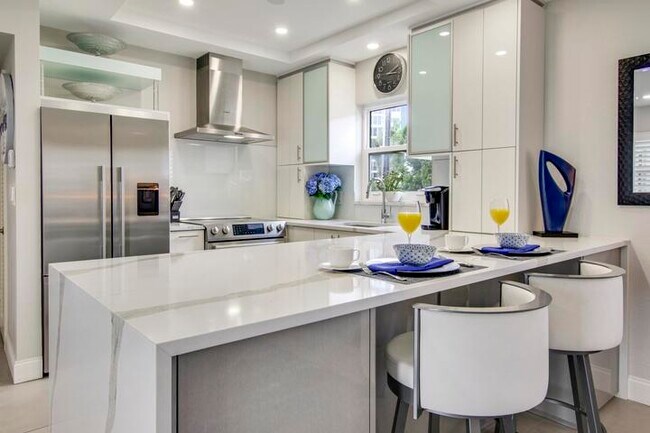 Photo - 100 Venetian Dr