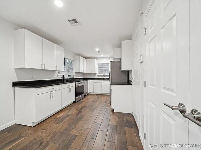 Photo - 1638 E 55th Pl