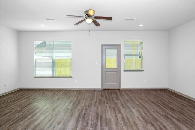 Photo - 2702 Appian Wy