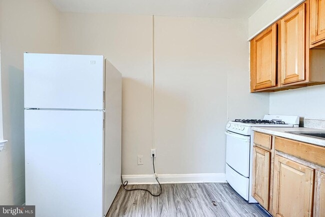 Photo - 5626 Midwood Ave