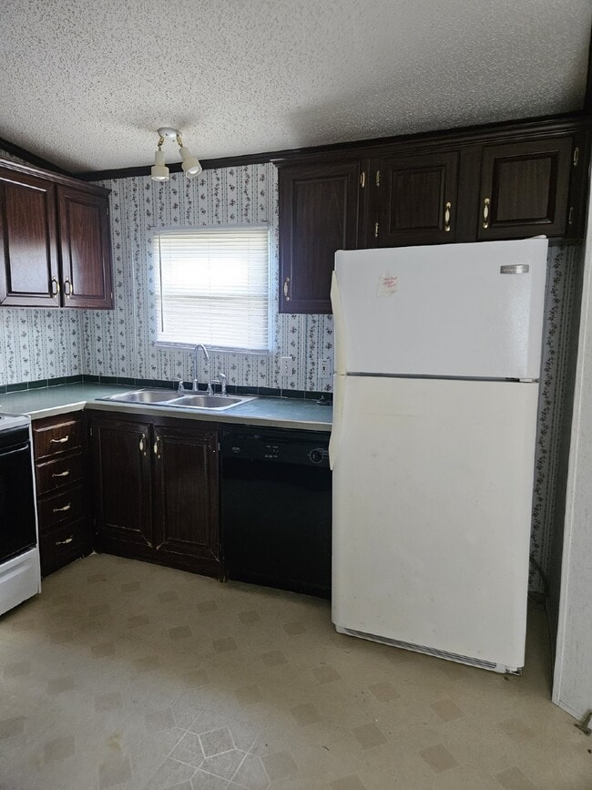 Photo - 3 Bedroom/2 bath mobile home