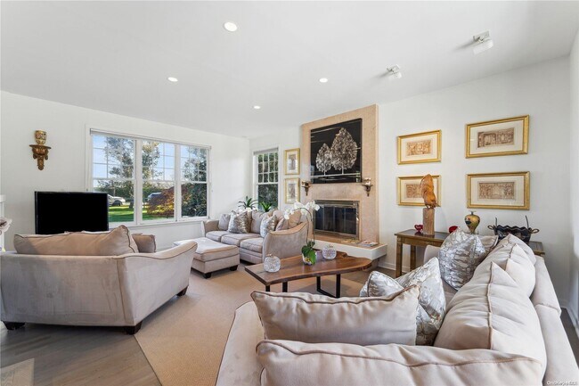 Photo - 582 Hayground Rd