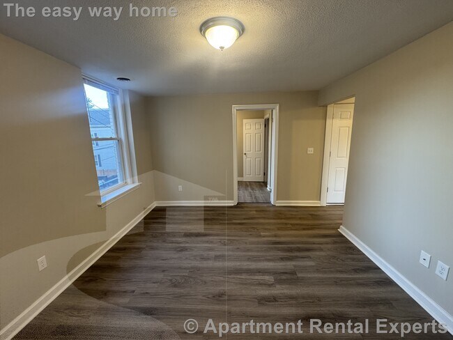 4 Douglass St Unit 2