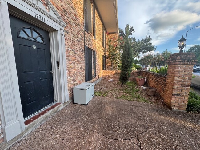 Building Photo - 6311 Fondren Rd Unit B Rental