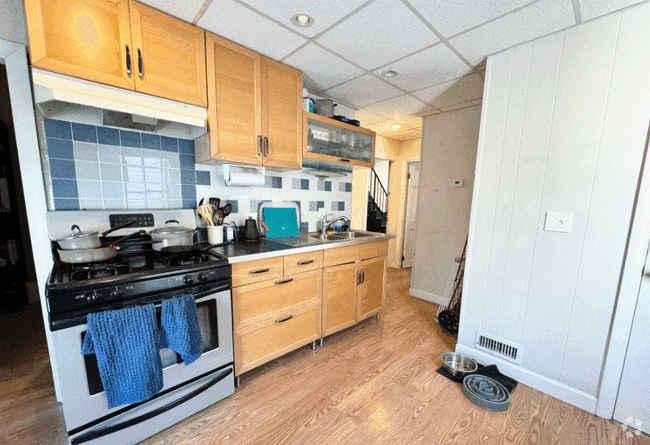 Building Photo - 105 Buttonwood St Rental