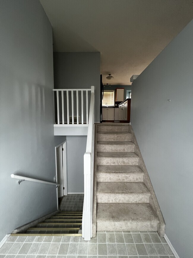 Photo - 1320-1311 11 St