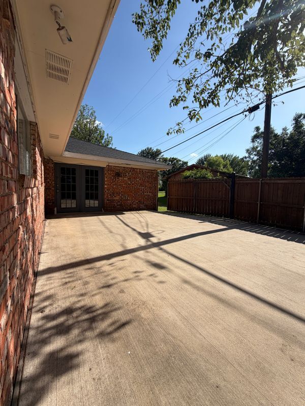 Photo - 2406 Broadview St