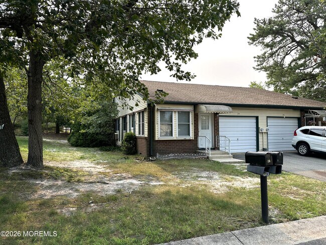 Photo - 2B Fallbrook St