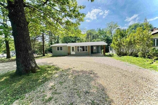 Building Photo - 134 Hiawatha Dr