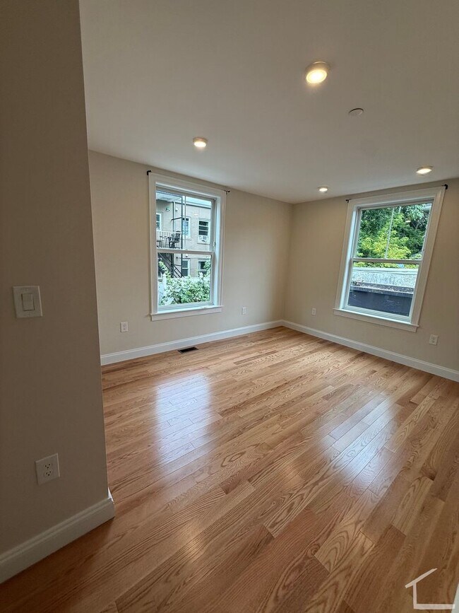64 Ashford St