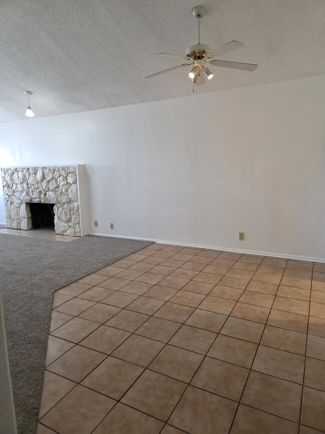 3220 Tanglewood Ln