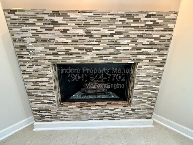 Photo - 1695 Evans Dr S
