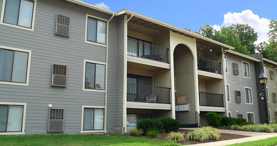 Enjoy newly renovated one and two bedroom apartment homes featuring sleek kitchens with modern, elegant touches. tuckahoe creek apartments