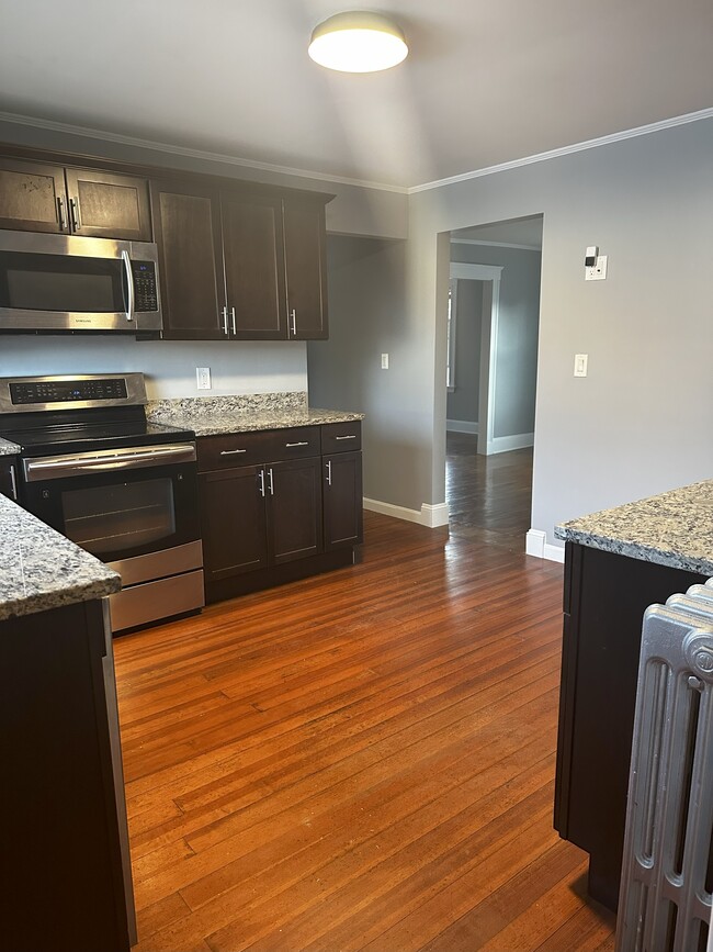 Building Photo - 62 Billings Ave Unit 2 Rental