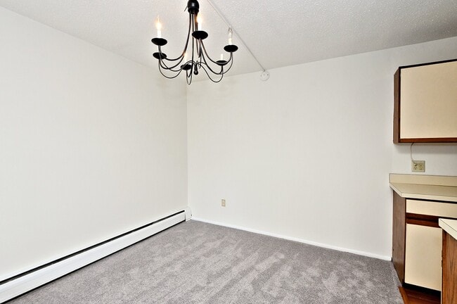 Dining area - 120 N Bethlehem Pike Unit A-208