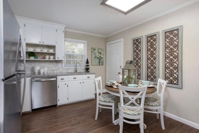 309-311 W 3rd Ave