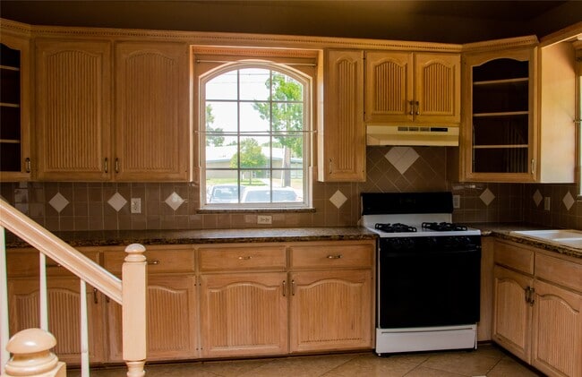 Photo - 1513 Scarborough Ln House