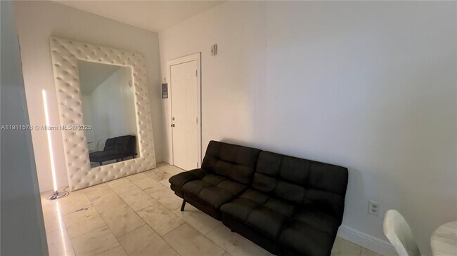 Photo - 1526 Pennsylvania Ave Unidad 8