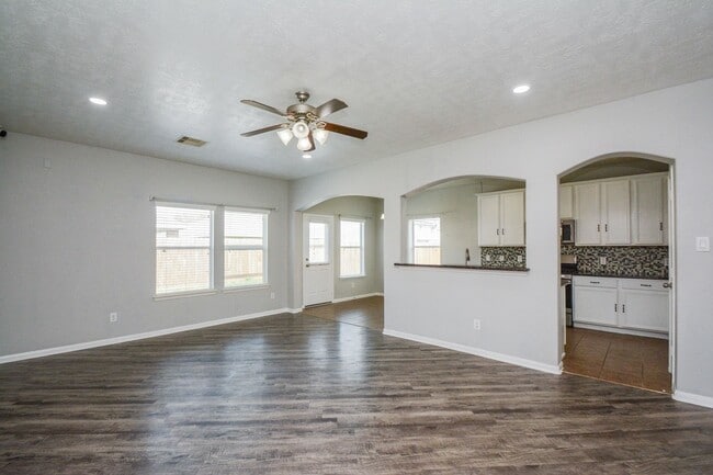 Photo - 6527 Capridge Dr