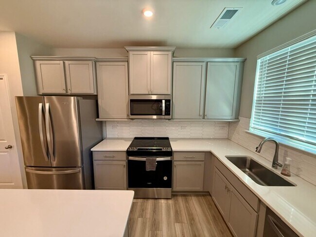 1526 Cedar Tree Dr