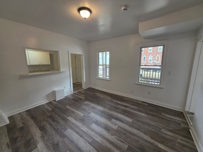 Photo - 450 S Heald St