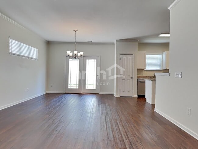 Photo - 625 Summer Hill Way