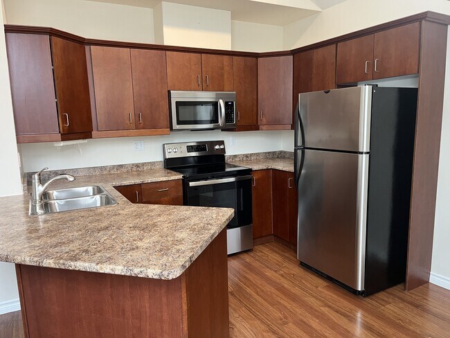 Photo - 1055 Birchwood Trail