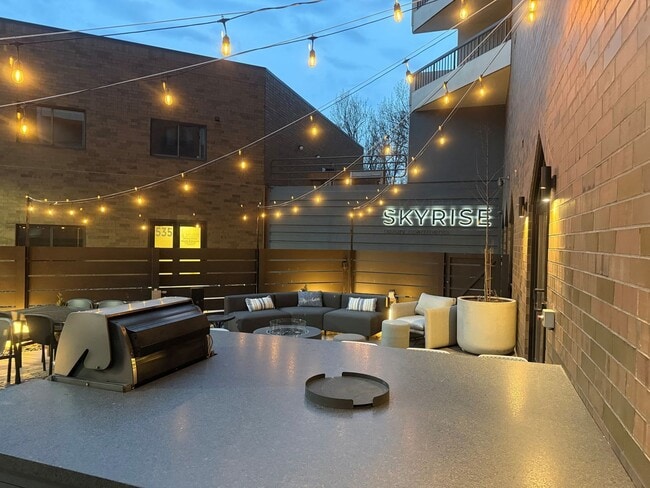 525 S Burdick St Unit 4004